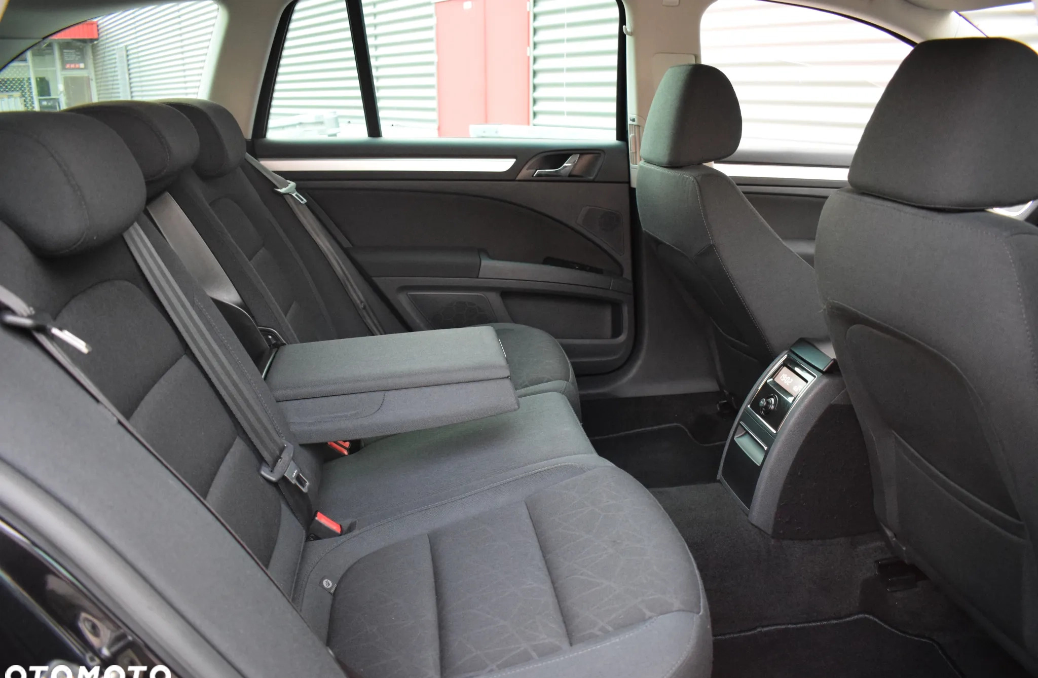 Skoda Superb cena 33900 przebieg: 243000, rok produkcji 2012 z Pruszcz Gdański małe 596